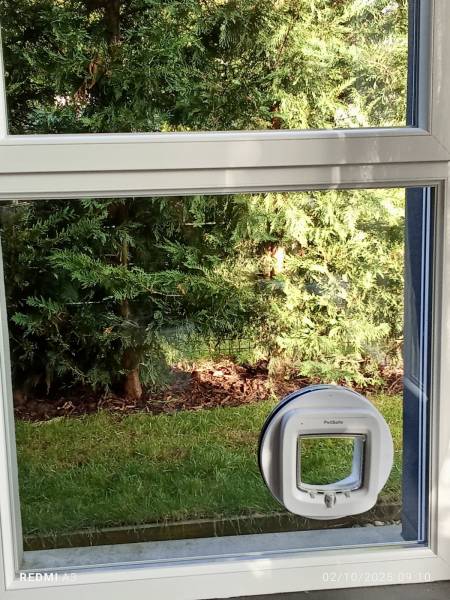 Installation de chatière sur double vitrage dans le Bas-Rhin – Vitrerie Scheurer à Lingolsheim, au cœur de l’Eurométropole de Strasbourg