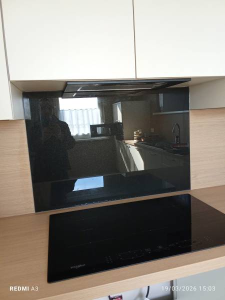 Crédence verre laqué sur mesure Bas-Rhin : avec et sans pose crédence cuisine Strasbourg, Lingolsheim, installation rapide, design moderne, devis gratuit Vitrerie Scheurer