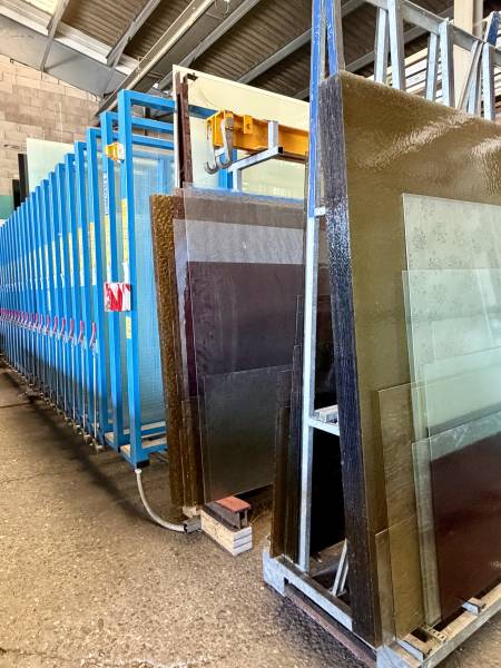 Vitre sur mesure pour fenêtre à Strasbourg découpée rapidement dans notre atelier à Lingolsheim avec un large stock disponible.