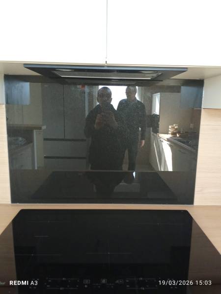 Crédence verre laqué sur mesure Bas-Rhin : crédence cuisine Strasbourg, Lingolsheim, design moderne, devis gratuit Vitrerie Scheurer