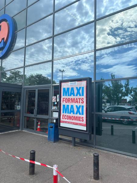 Remplacement de vitrage de magasin réalisé par la Vitrerie Scheurer à Lingolsheim dans le Bas-Rhin